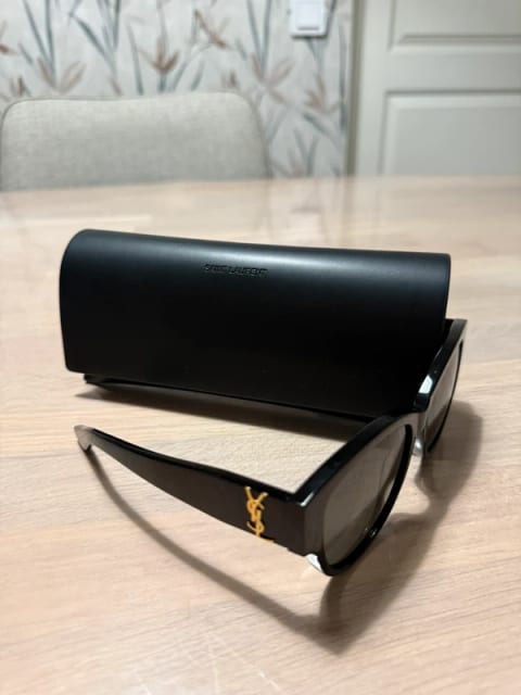 YSL solglasögon