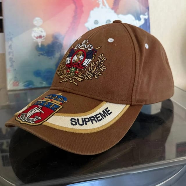 Supreme Crest Panel Hat
