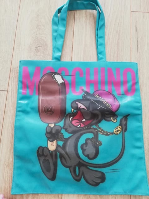 Taška přes rameno Moschino x Magnum limitka