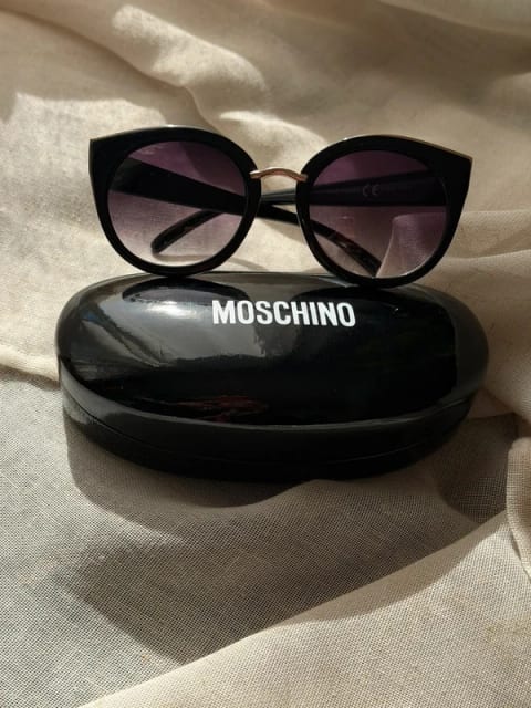 okulary przeciwsłoneczne Moschino
