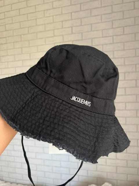 Kapelusz czarny jacquemus okrycie głowy lato viral buckethat uniwersal