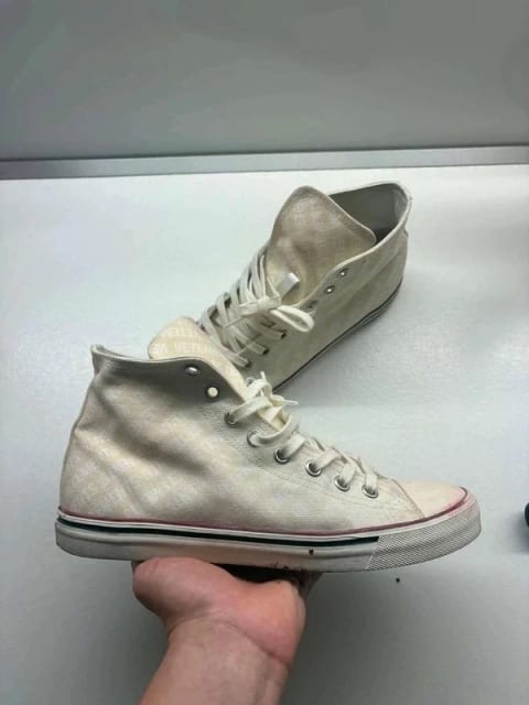 Vetements Canvas Print Emoji Sneakers