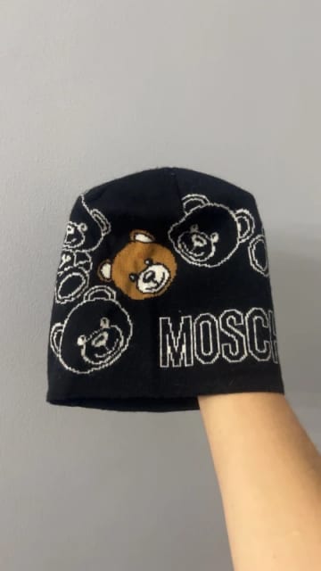 Beanie Moschino