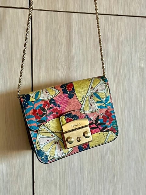 Damska torebka Furla Metropolis z limitowanym nadrukiem