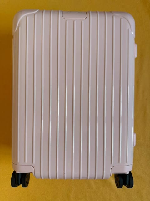 Walizka Rimowa Essential Cabin Ballerina Pink Gloss, wartość tej walizki na drugim rynku do 16.000€