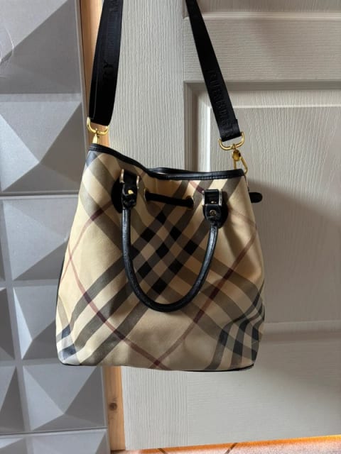 Burberry táska