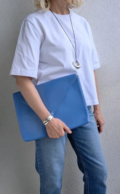 Acne Studios skórzane etui na laptopa MacBook A4 skórzana torba kopertówka błękitna błękit