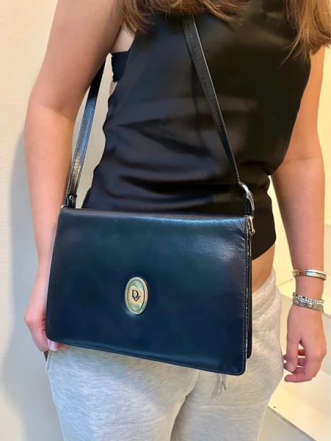 Tummansininen Dior vintage laukku