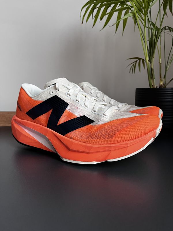 New Balance FuelCell Rebel v4 оригінал кросівки чоловічі розмір 40.5 (25.5см) но