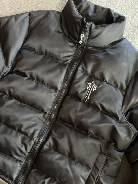Пуховик Trapstar OG Puffer Jacket з помітною білою вишивкою лого