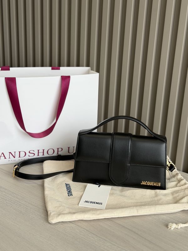 Жіноча сумочка Jacquemus Le grand bambino