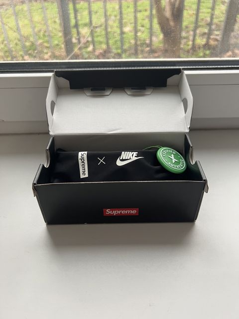 Очки Nike x Supreme