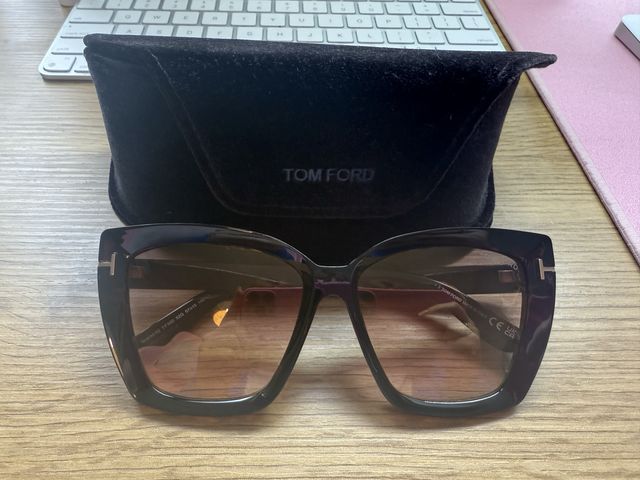 Солнцезащитные очки Tom Ford
