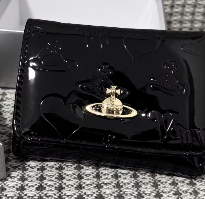 Женский кошелек Vivienne Westwood лаковый черный